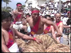 糸満市 真栄里大綱引き.jpg